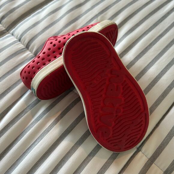 Native Jefferson Shoes – Red, Toddler Size 5C - Picture 5 of 6
